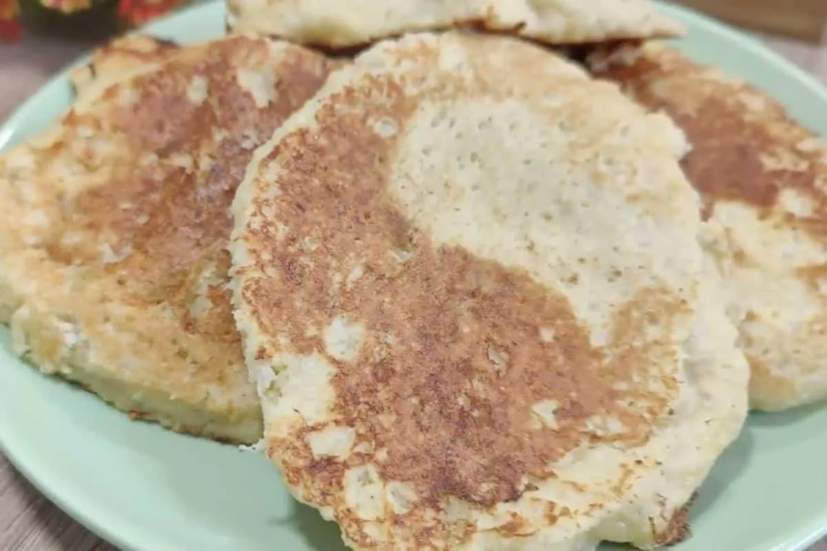 Pãozinho de banana leve e saudável para substituir o pão francês na hora do café