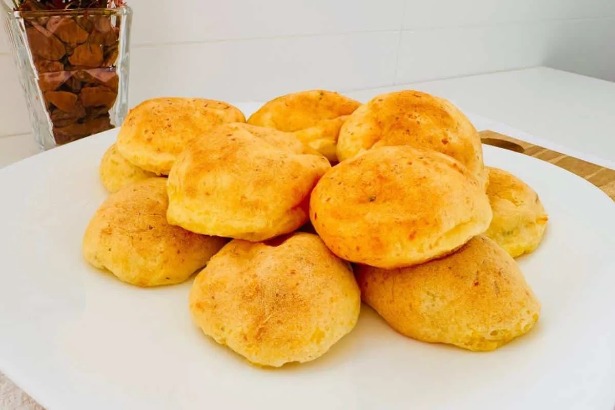 Pãozinho de batata assado sem farinha de trigo: a opção perfeita e saudável para o café