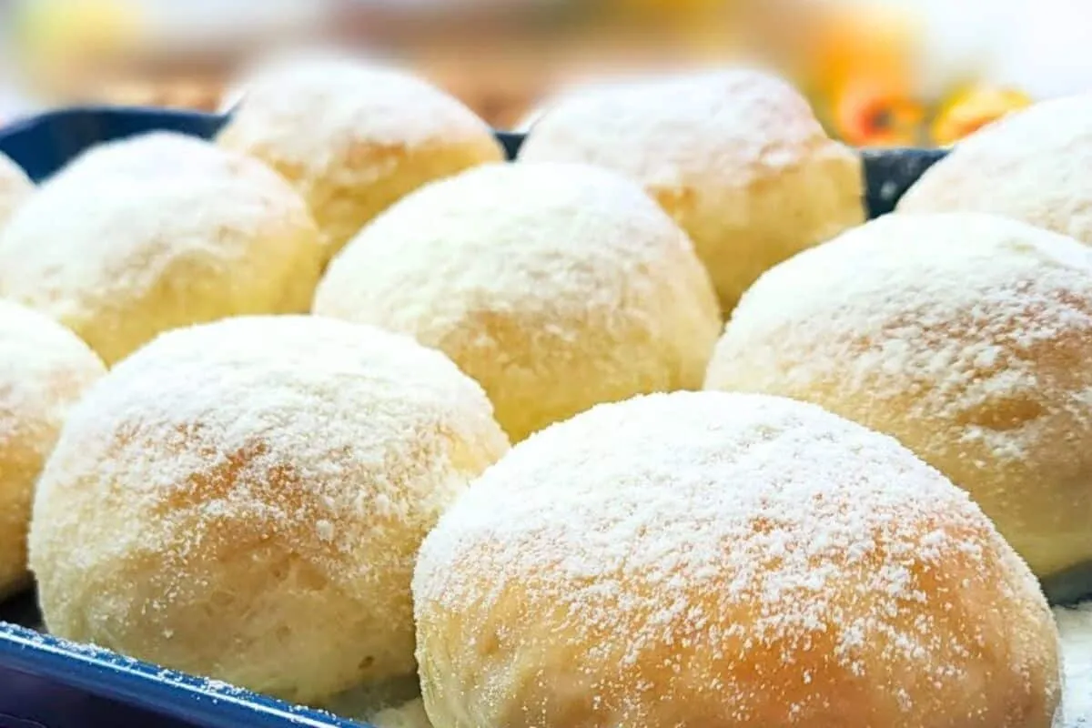 Pãozinho de leite em pó super macio, sem ovo e fácil de fazer com poucos ingredientes