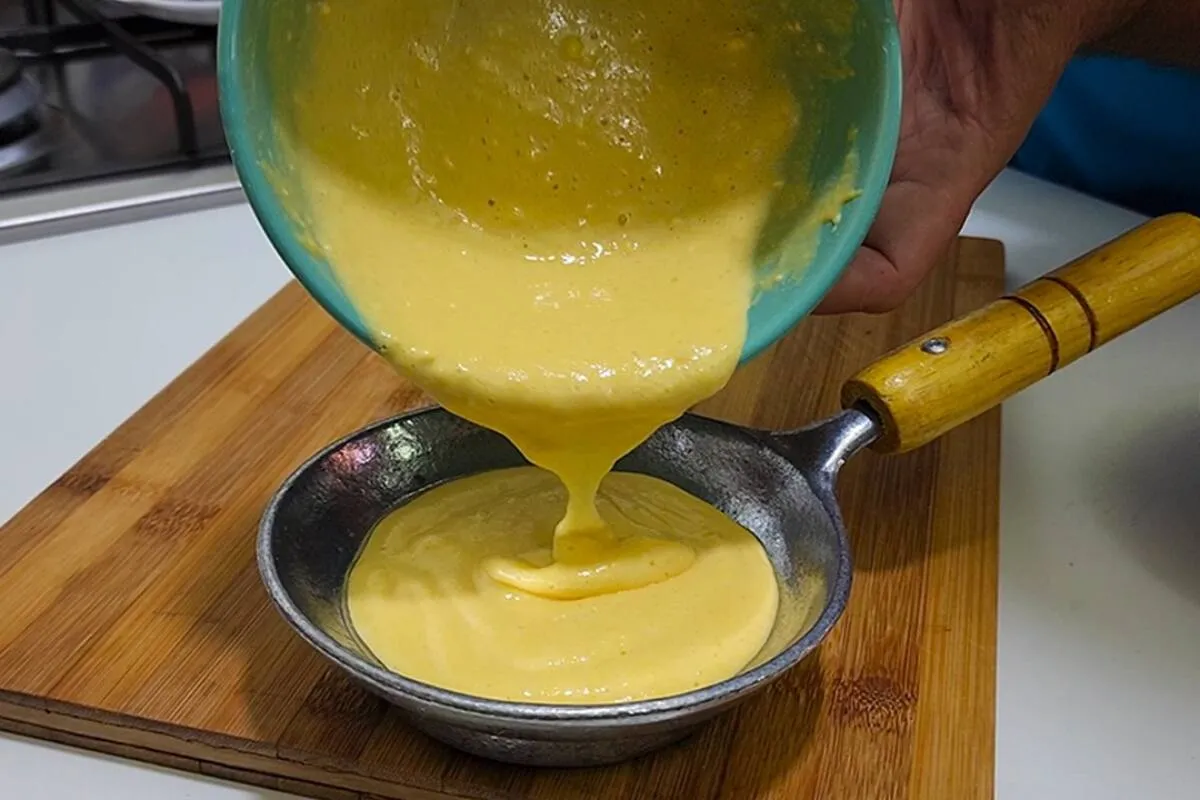Pãozinho de milho feito na boca do fogão que fica levinho e delicioso