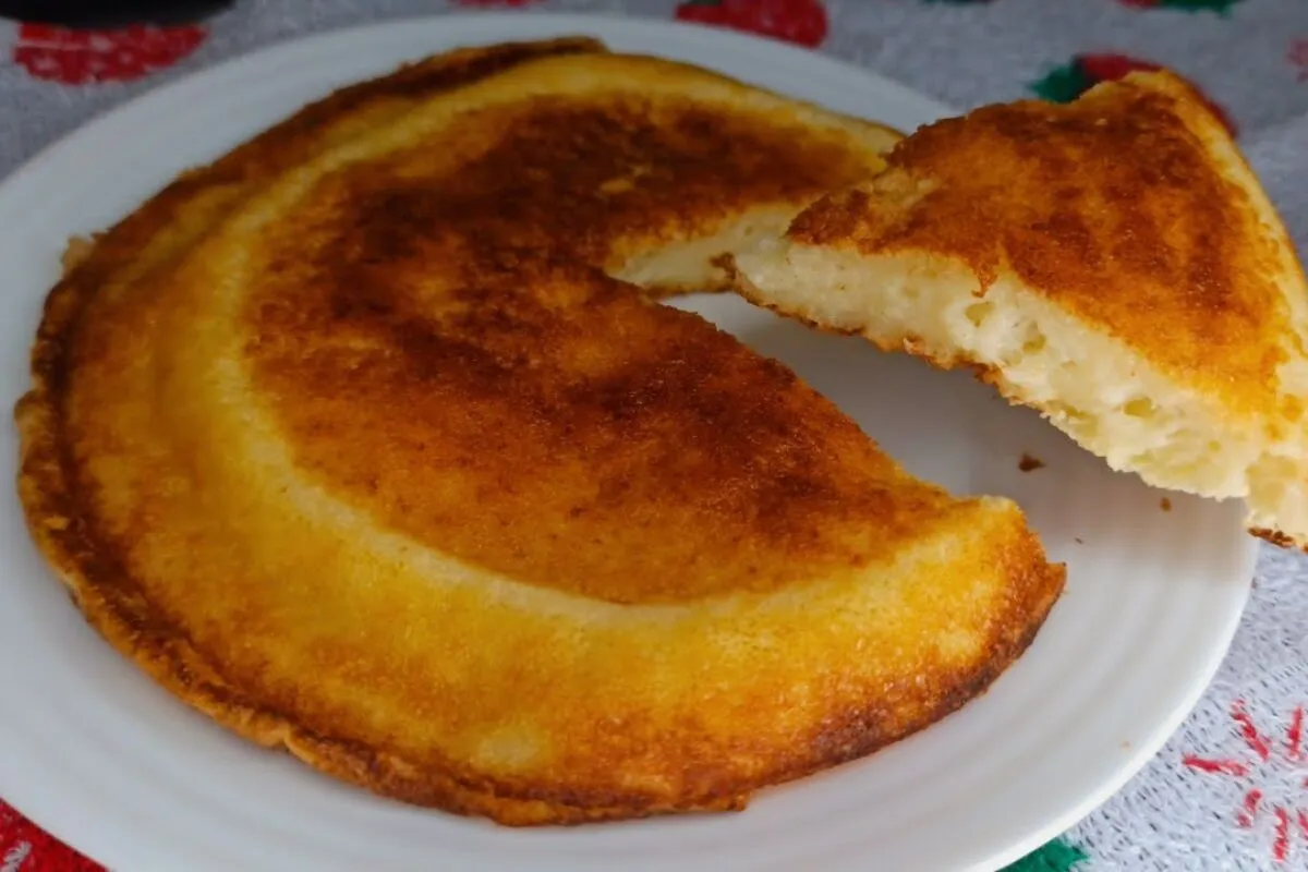 Pãozinho de polvilho com 3 ingredientes: em 5 minutos seu café da manhã está pronto