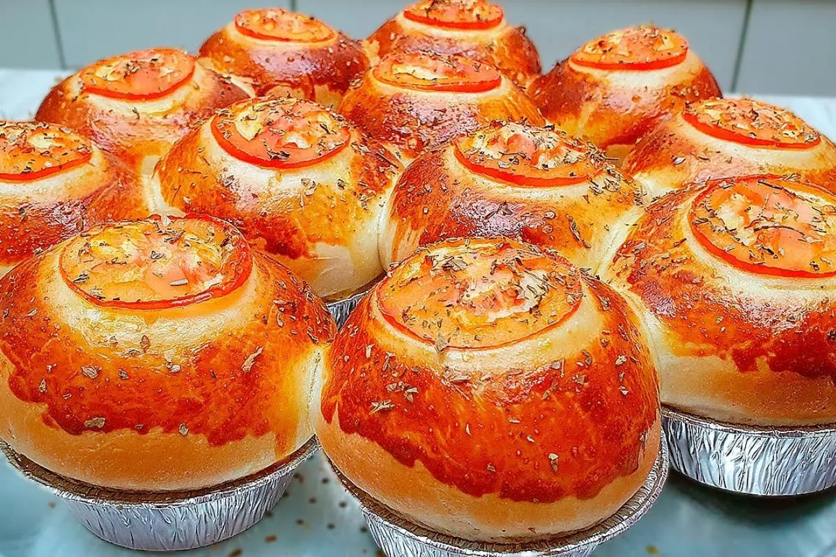 Pãozinho recheado fácil e econômico para servir no lanche ou até mesmo no jantar