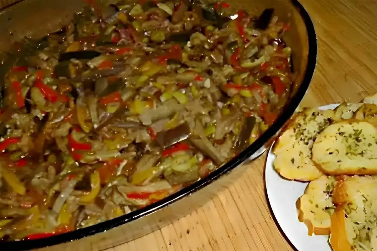 Para servir com pães e torradas essa caponata de berinjela é uma ótima pedida
