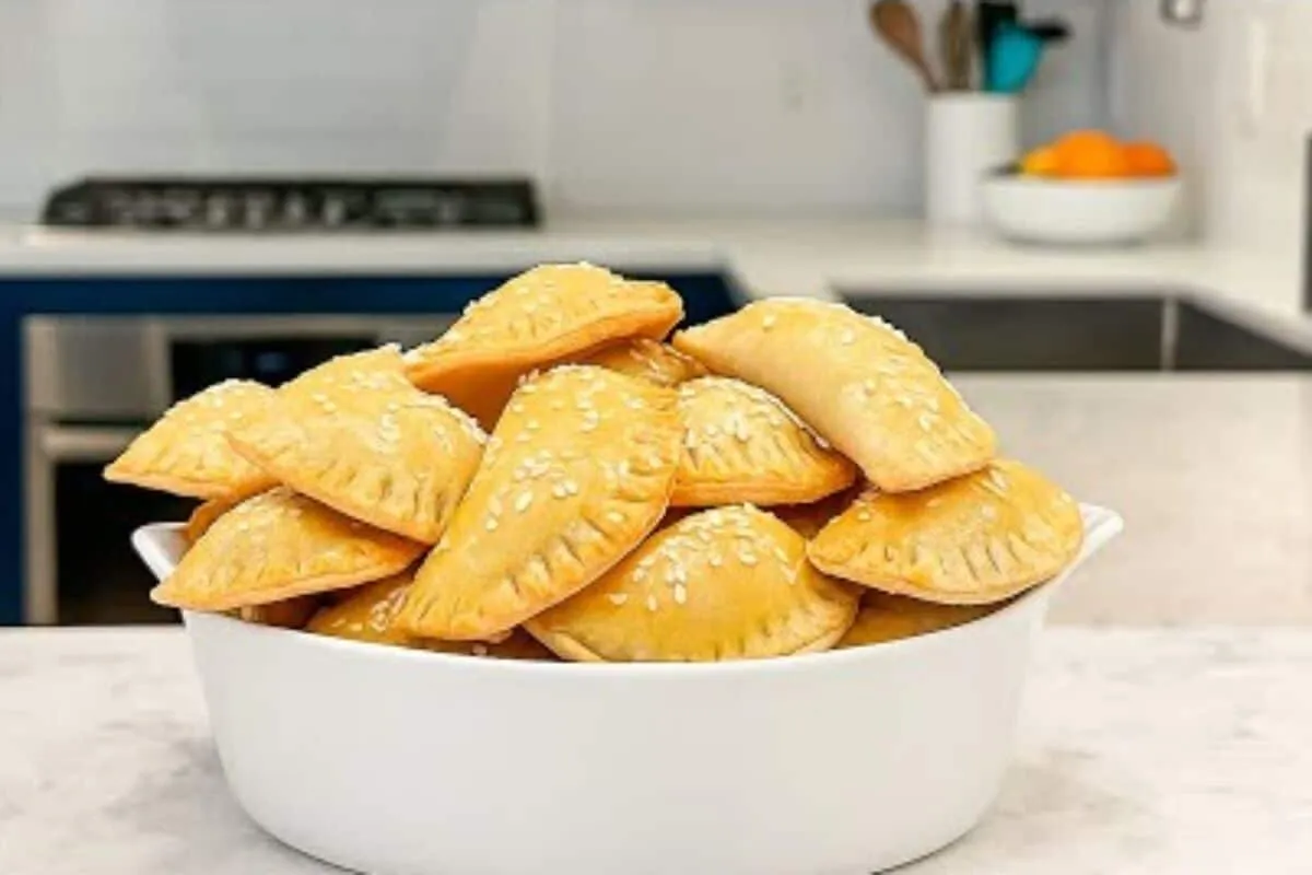Pastel de forno super fácil para você fazer no seu lanche da tarde sem precisar fritar