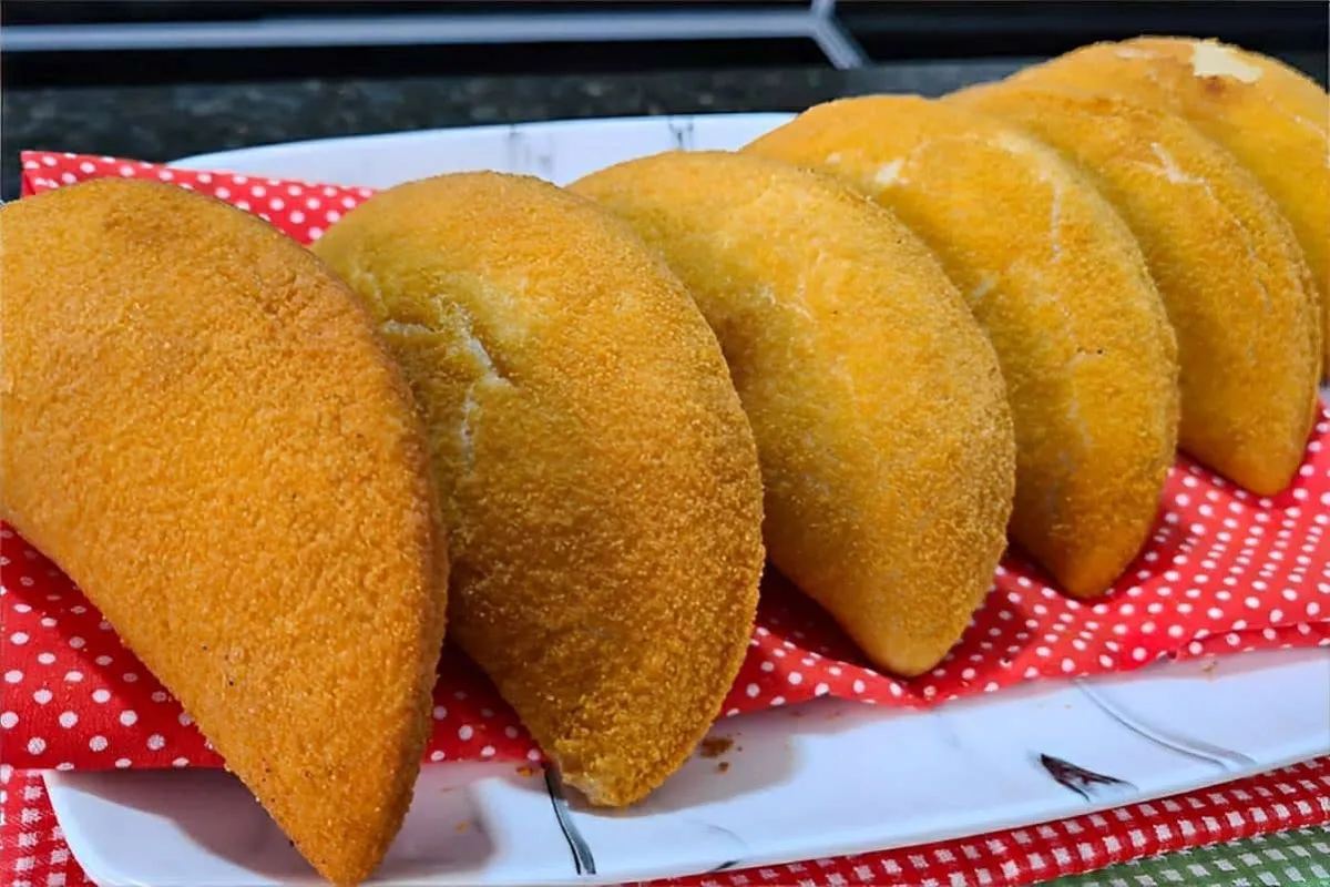 Pastelão português um salgado delicioso e fácil de preparar sua família vai adorar