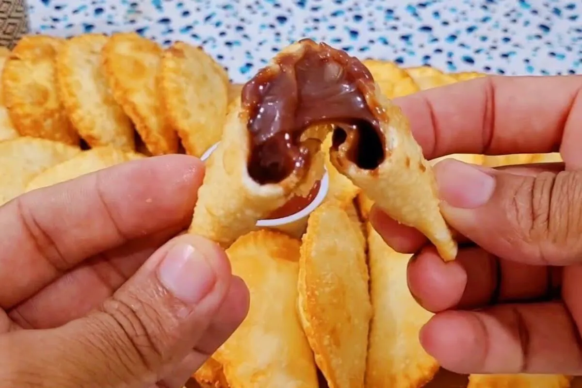Pastelzinho de chocolate assado: fácil de preparar e perfeito para o lanche