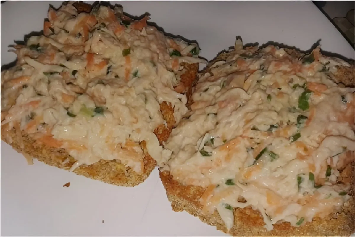 Patê de frango bem temperado para lanches e sanduíches naturais