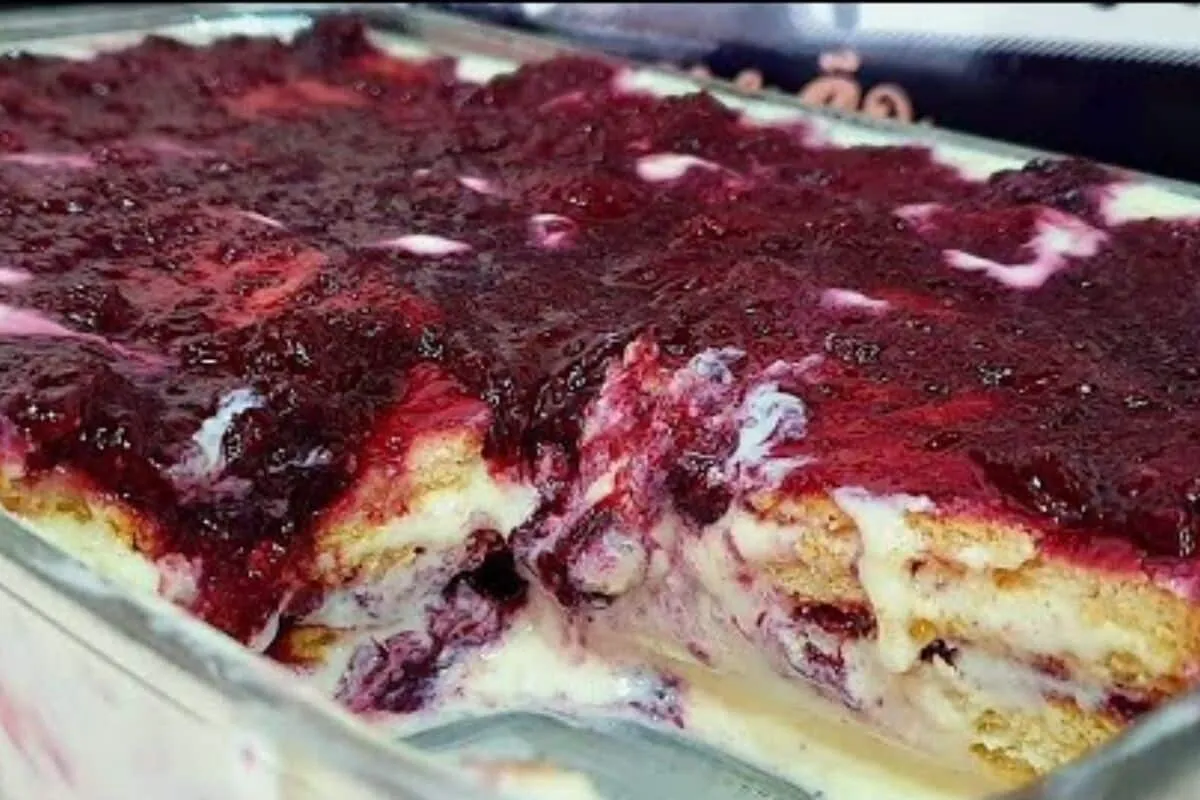 Pavê de frutas vermelhas, uma sobremesa linda e deliciosa, para você arrasar numa ocasião especial