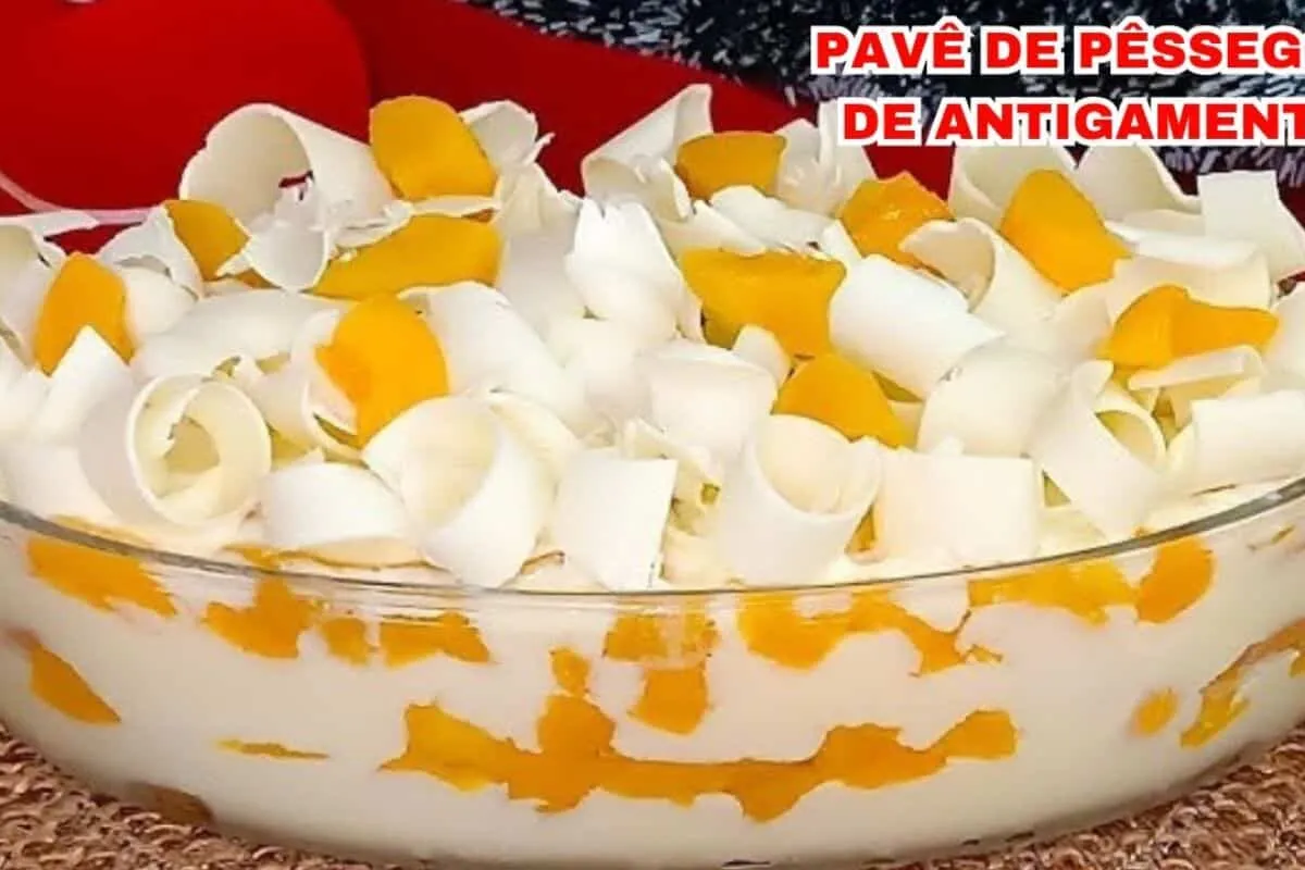 Pavê de pêssegos com um gostinho de sobremesa de antigamente, simples e irresistível