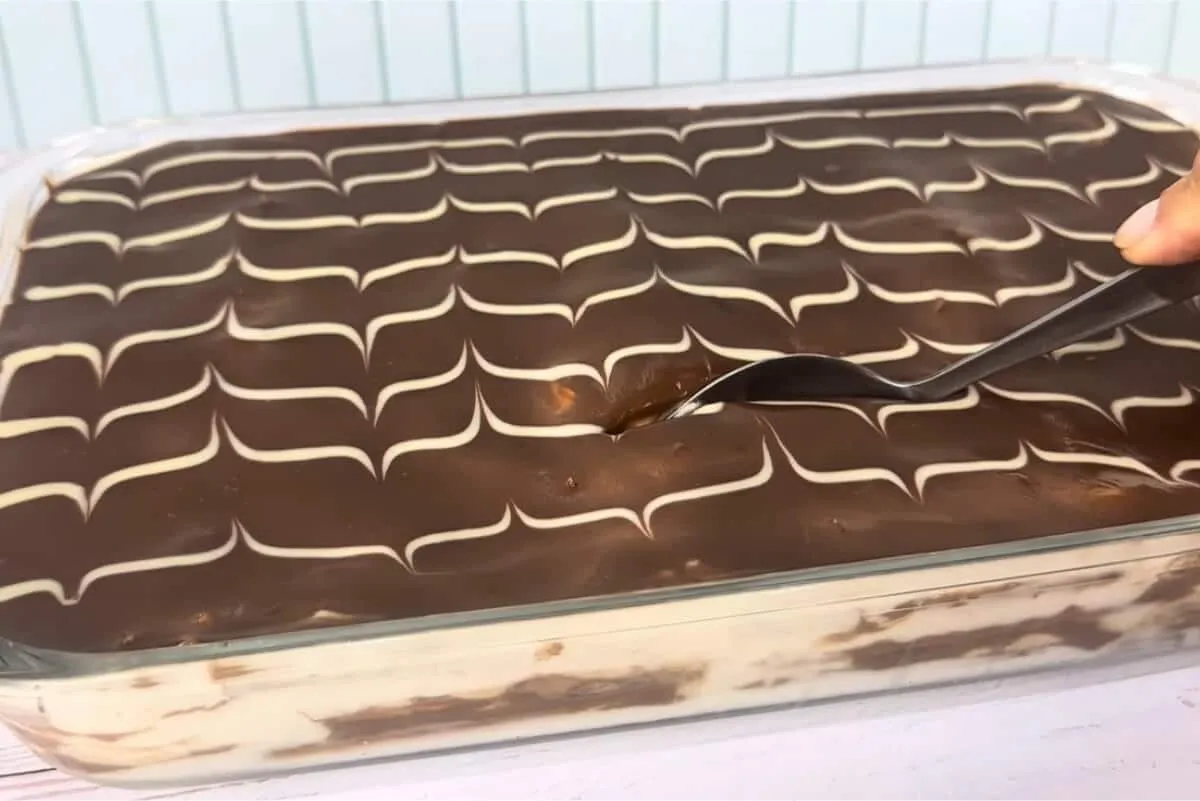 Pavê de prestígio: aquela sobremesa gelada que derrete na boca e combina perfeitamente coco e chocolate