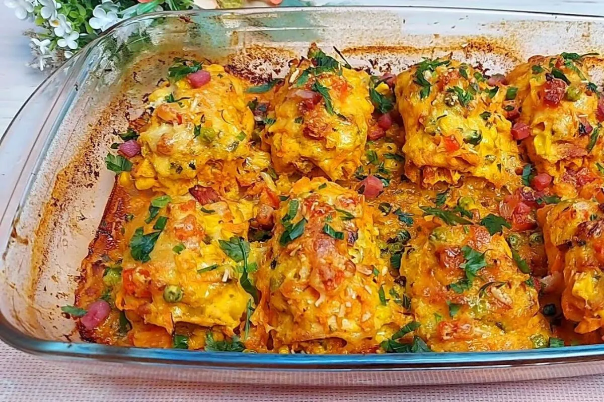 Peito de frango recheado no forno que fica delicioso para servir no jantar em família
