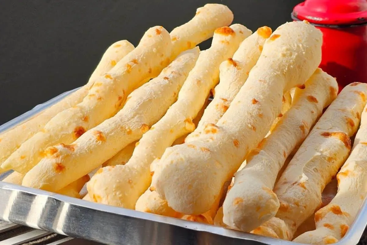 Peta de polvilho: só 1 ovo, biscoito de polvilho assado para o café do feriado
