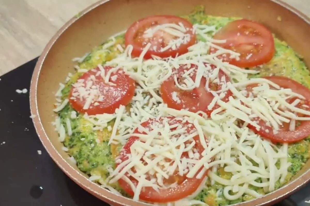 Pizza de brócolis sem glúten free: receita sem farinha de trigo muito leve e saborosa para o seu jantar ser mais saudável