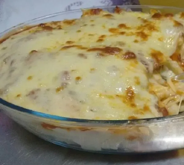 Preparei um macarrão diferente no forno que todo mundo pediu mais um pouco
