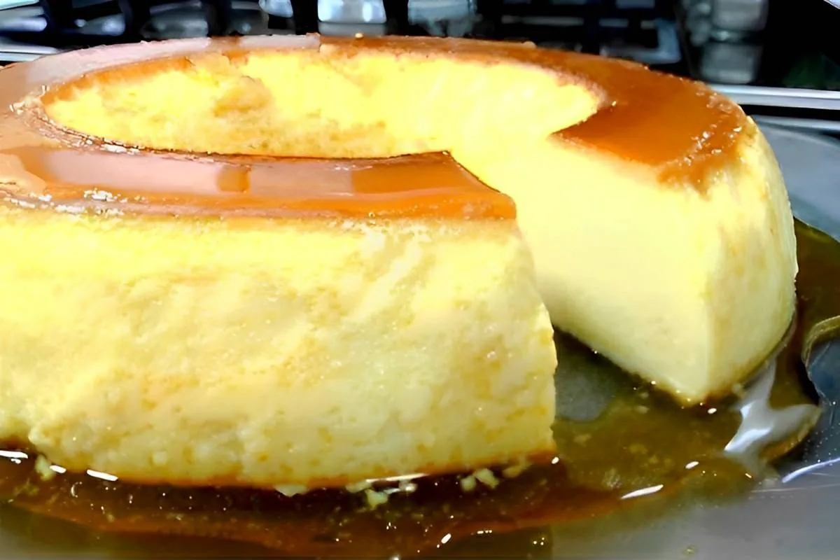 Pudim de 10 minutos sem ovos e sem forno é só bater os ingredientes e levar à geladeira