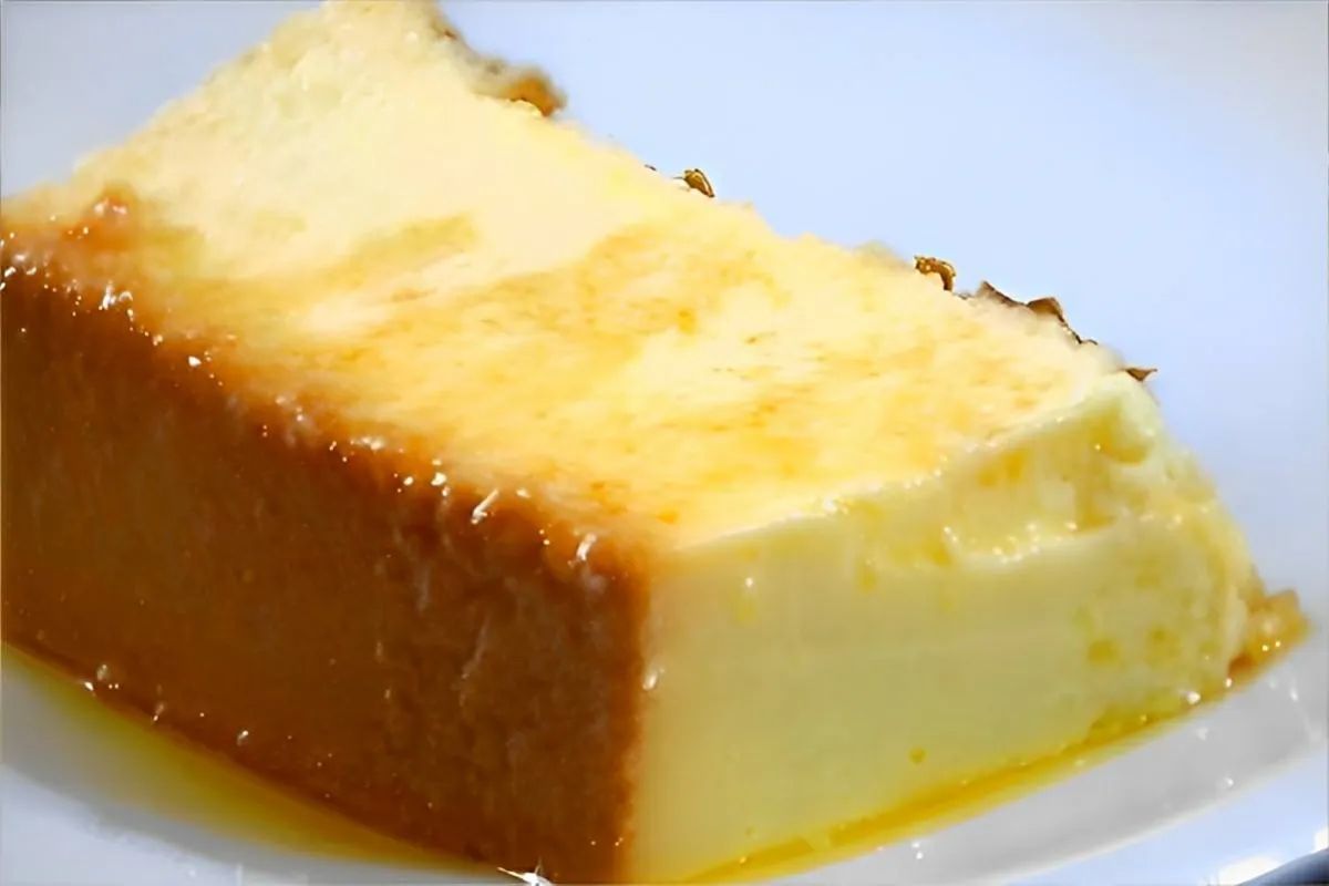 Pudim de abacaxi com a fruta um pudim simples e fácil é só bater os ingredientes e levar para cozinhar