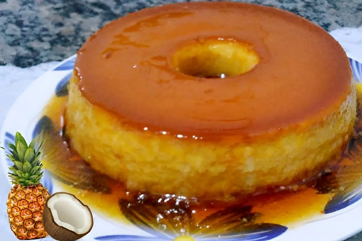 Pudim de abacaxi com coco uma sobremesa deliciosa que é a cara do natal