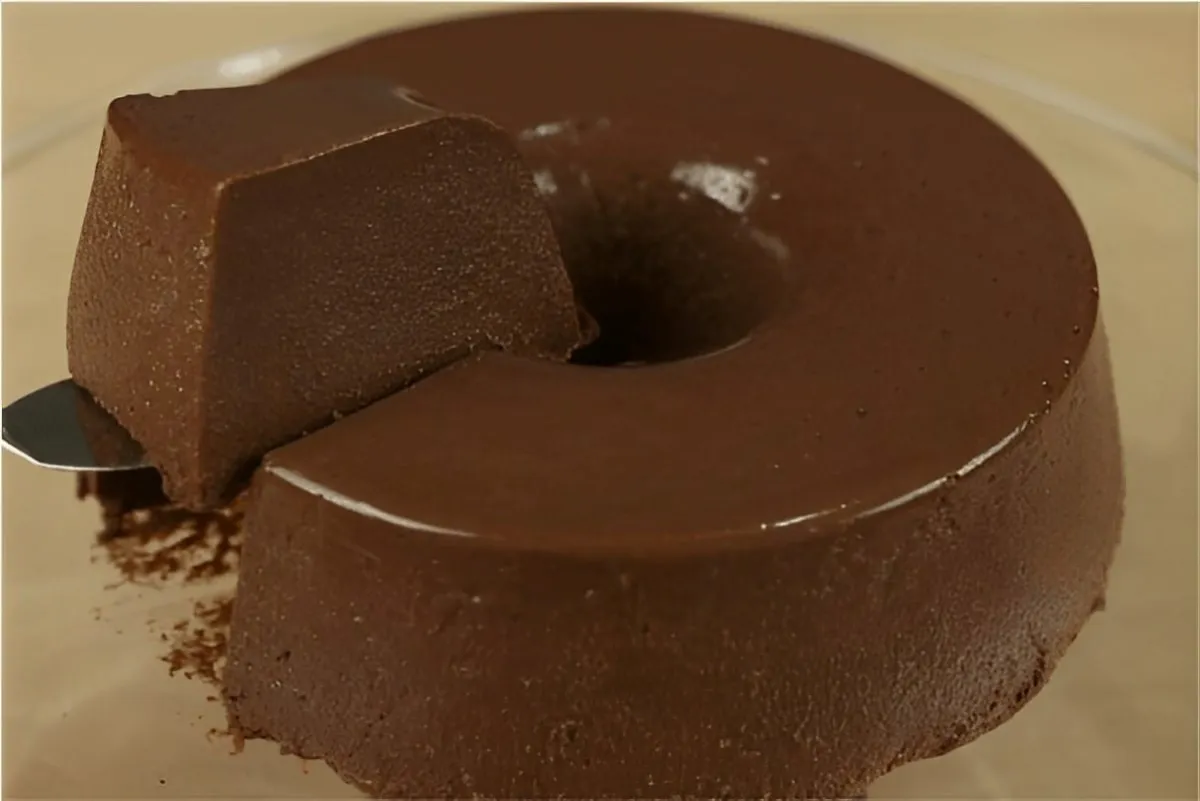 Pudim de chocolate cremoso uma sobremesa perfeita para o seu almoço de domingo