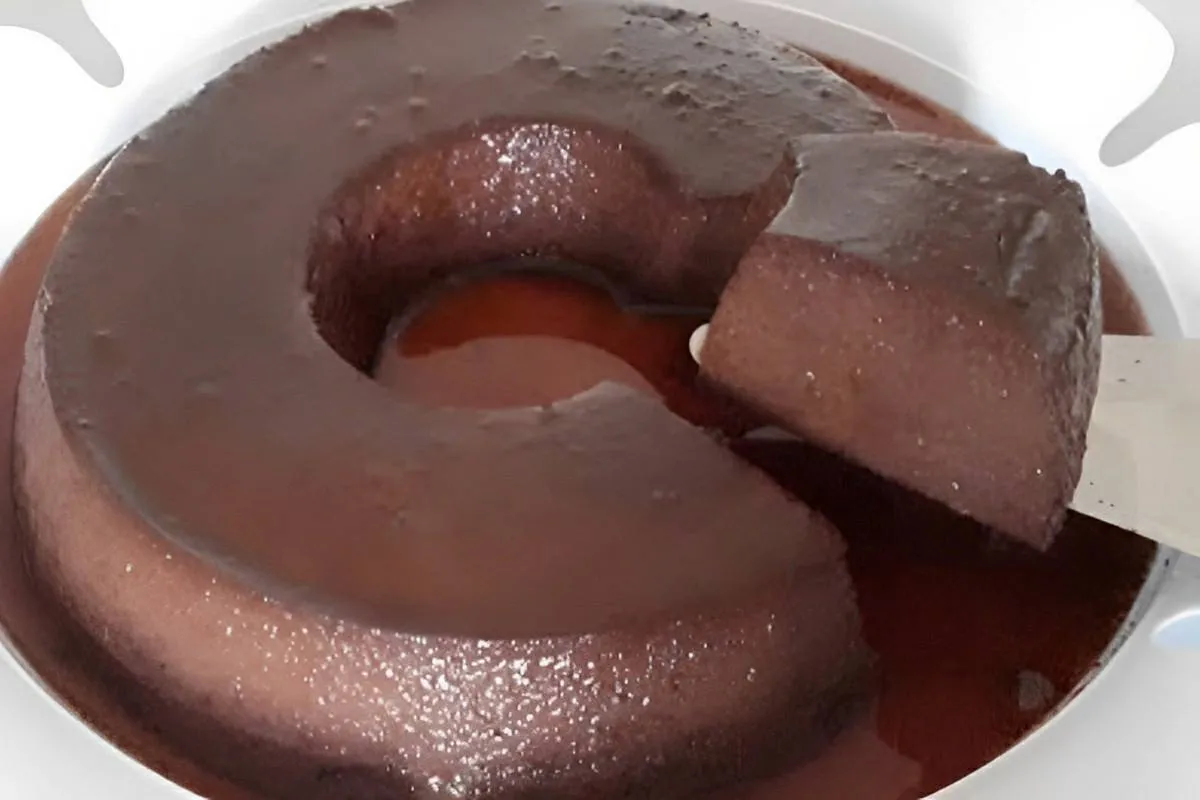 Pudim de chocolate simples e prático uma sobremesa perfeita par ao domingo de páscoa
