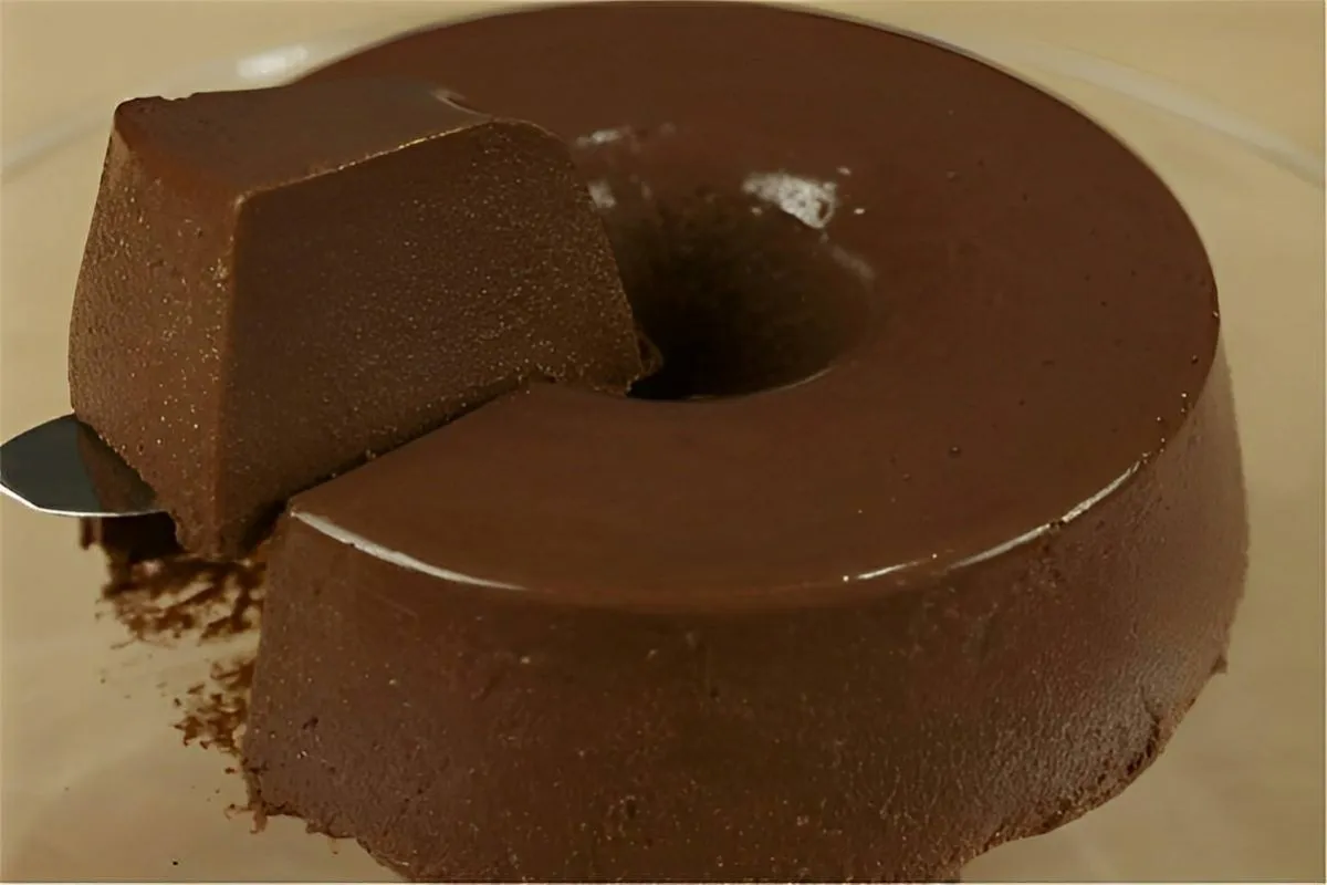 Pudim de chocolate uma sobremesa prática e perfeita para quem ama chocolate