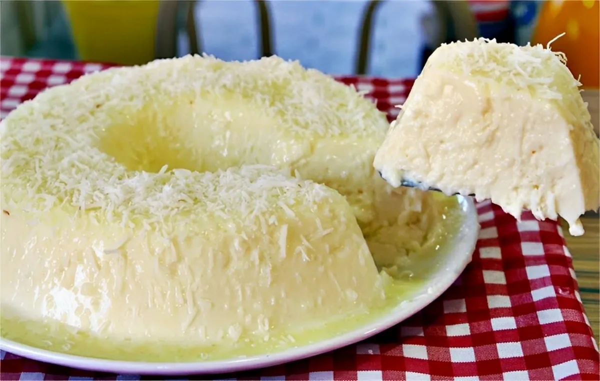 Pudim de coco que não vai ao forno é só bater os ingredientes no liquidificador e levar para gelar