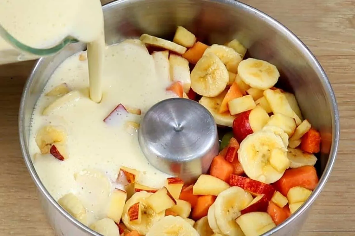 Pudim de frutas fácil de preparar com 4 ingredientes bem simples
