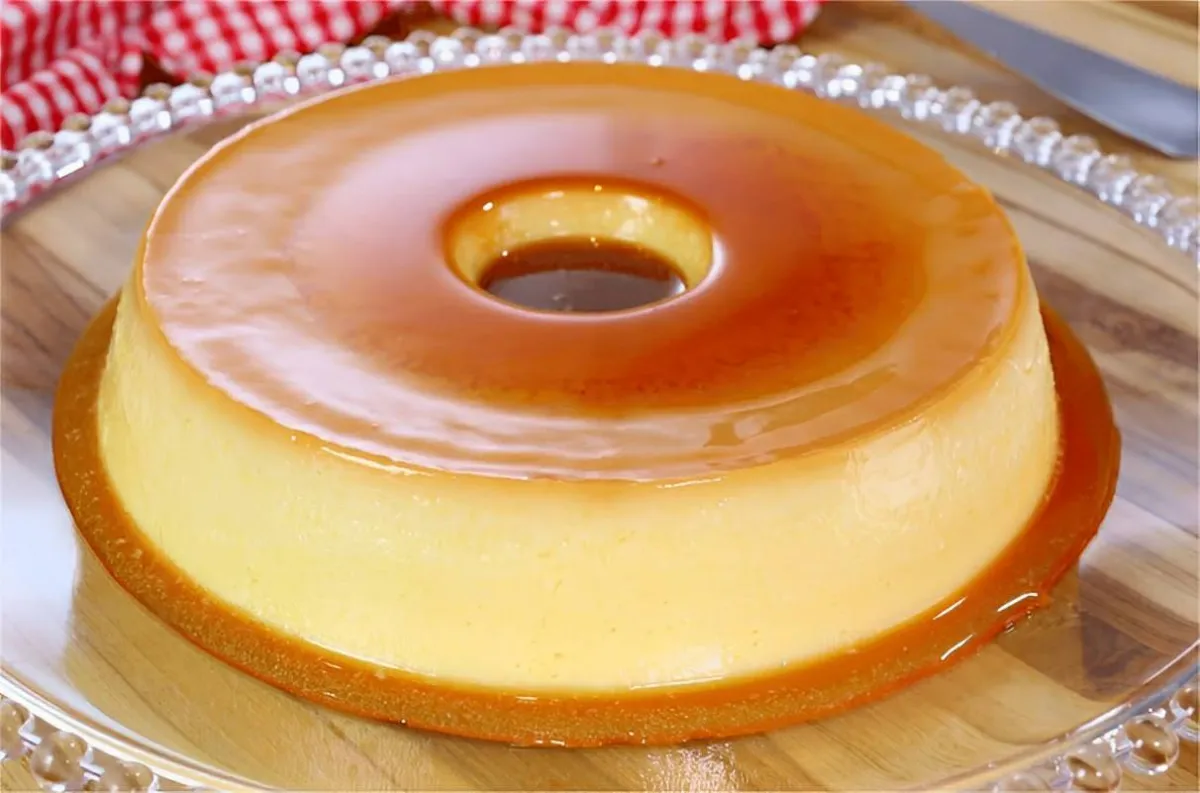 Pudim de leite condensado tradicional e sem furinhos a sobremesa perfeita para qualquer ocasião