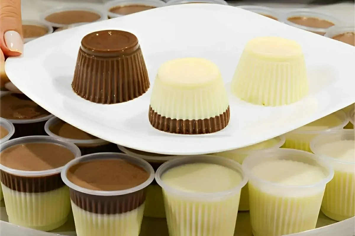 Pudim de Leite Ninho com chocolate no copinho uma sobremesa fácil e deliciosa para o dia dos namorados