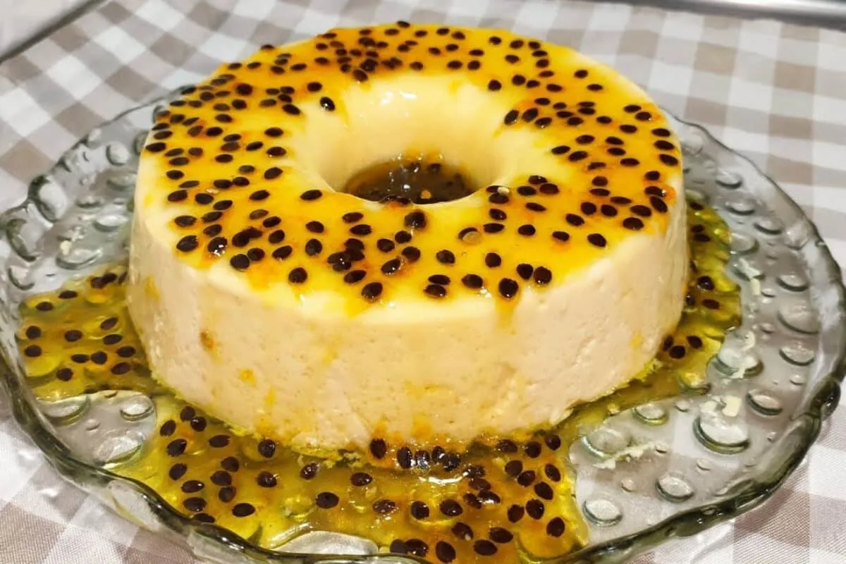 Pudim de maracujá cremoso que não vai ao fogo para refrescar sua ceia de fim de ano