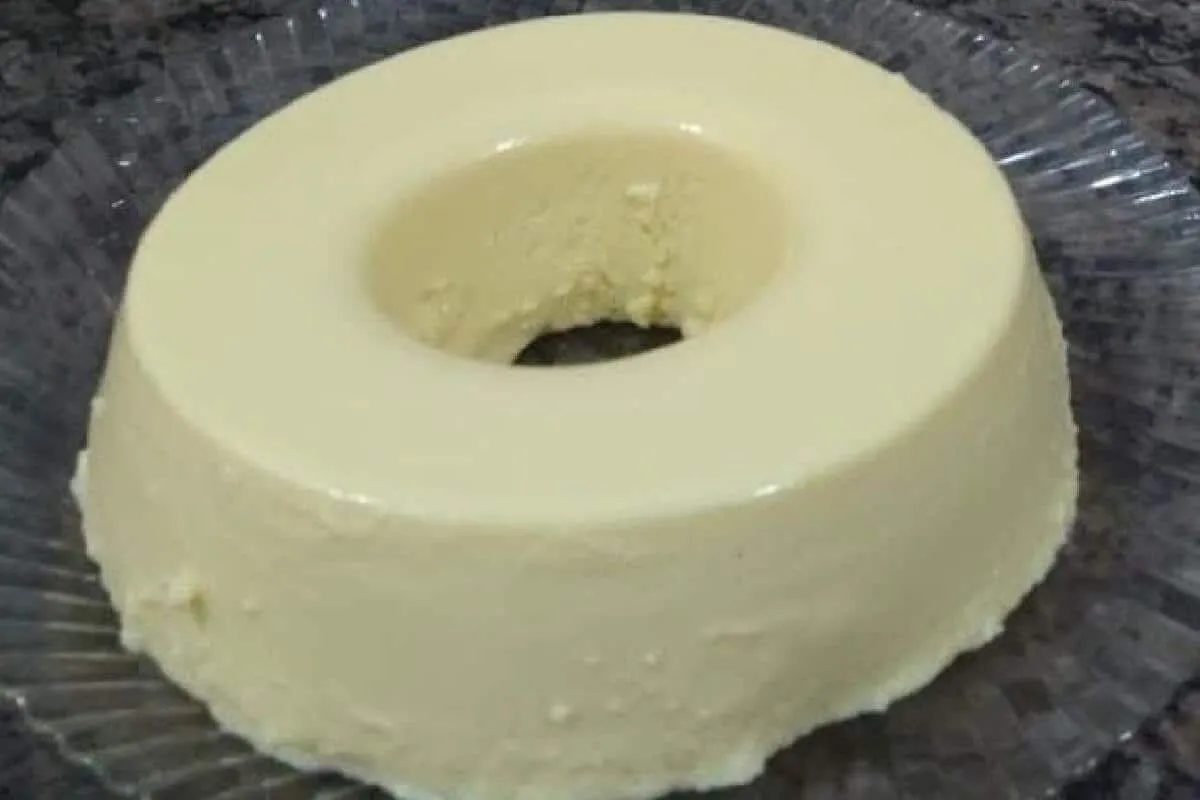 Pudim de maracujá que não vai no forno feito com 4 ingredientes
