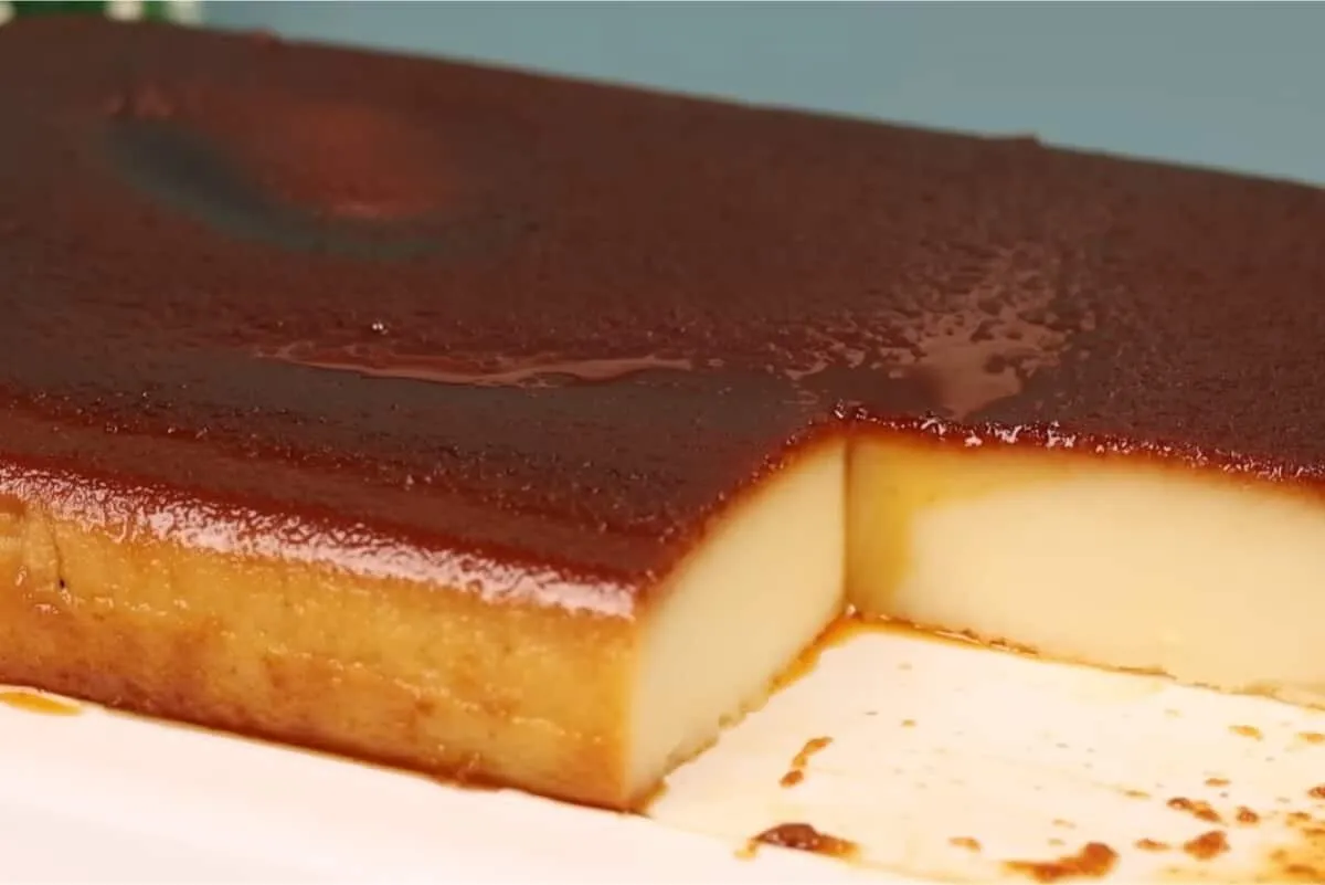 Pudim de pão amanhecido cremoso e delicioso aproveitando o pão dormido da melhor forma