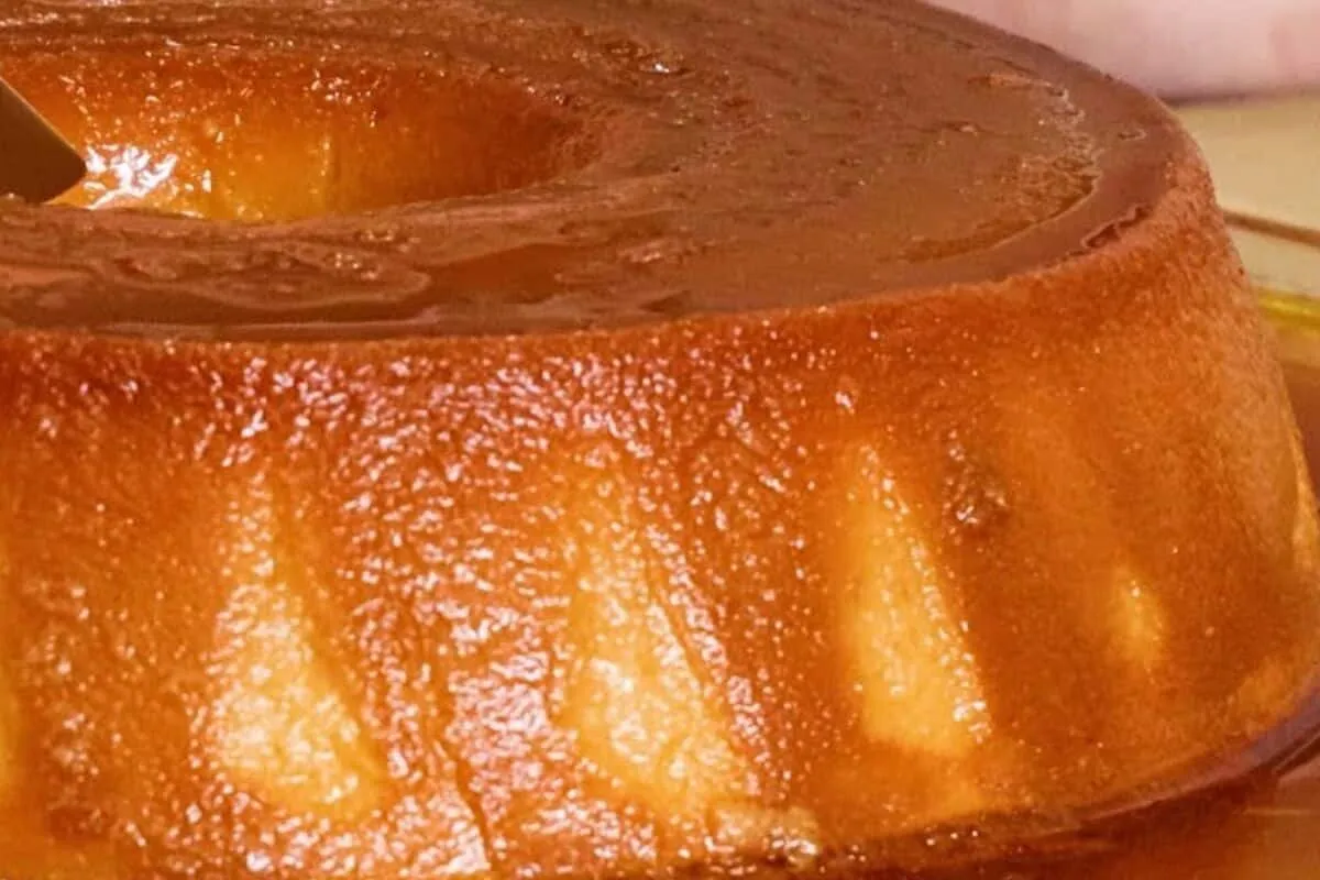 Pudim de pão, transforme aquele pão amanhecido numa sobremesa divina e super cremosa