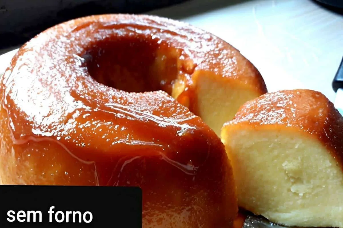Pudim de pão velho que não vai ao forno fica pronto mais rápido e é bem mais fácil de fazer