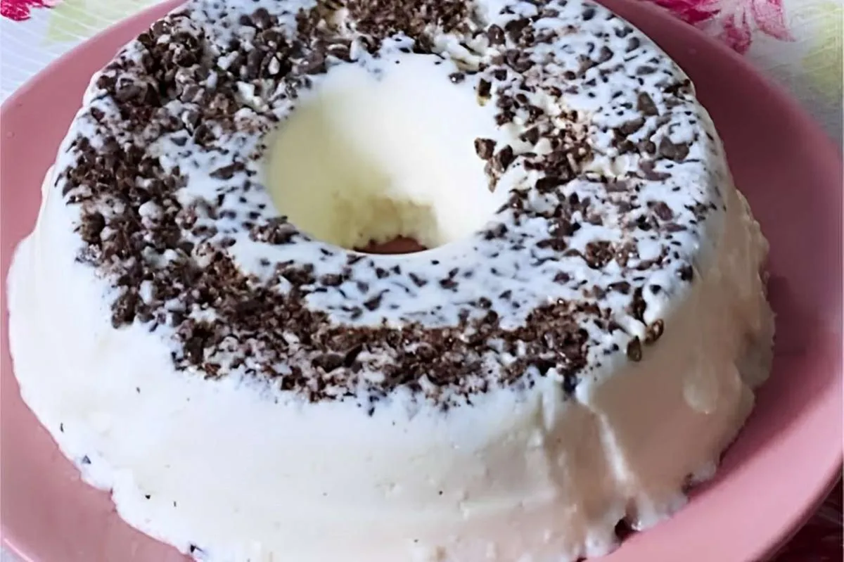 Pudim prestígio de liquidificador fica tão gostoso e cremoso que você vai querer fazer sempre