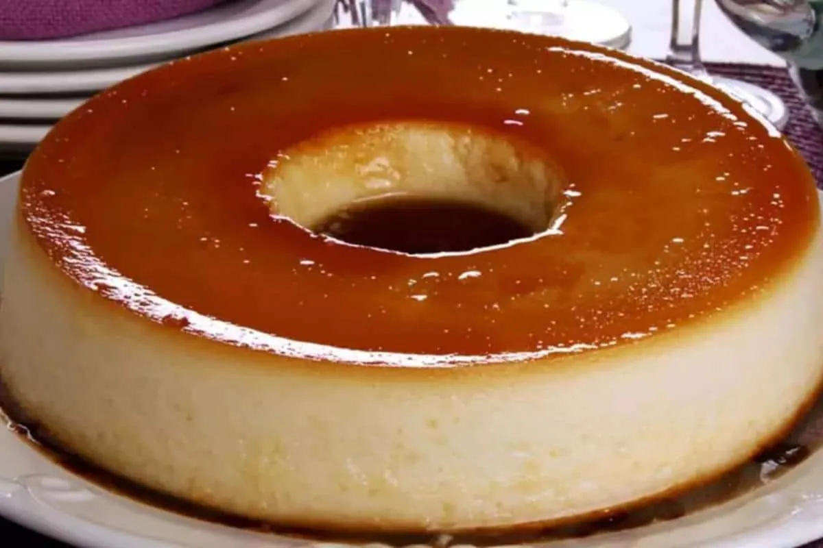 Pudim sem forno lisinho e cremoso: segredinho para não ficar muito doce