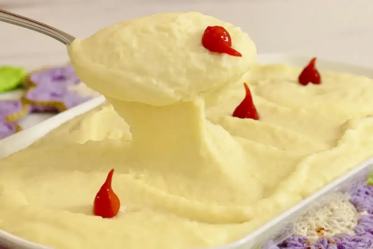 Purê de batata com aligot com aquele queijo puxando, um acompanhamento digno de restaurante
