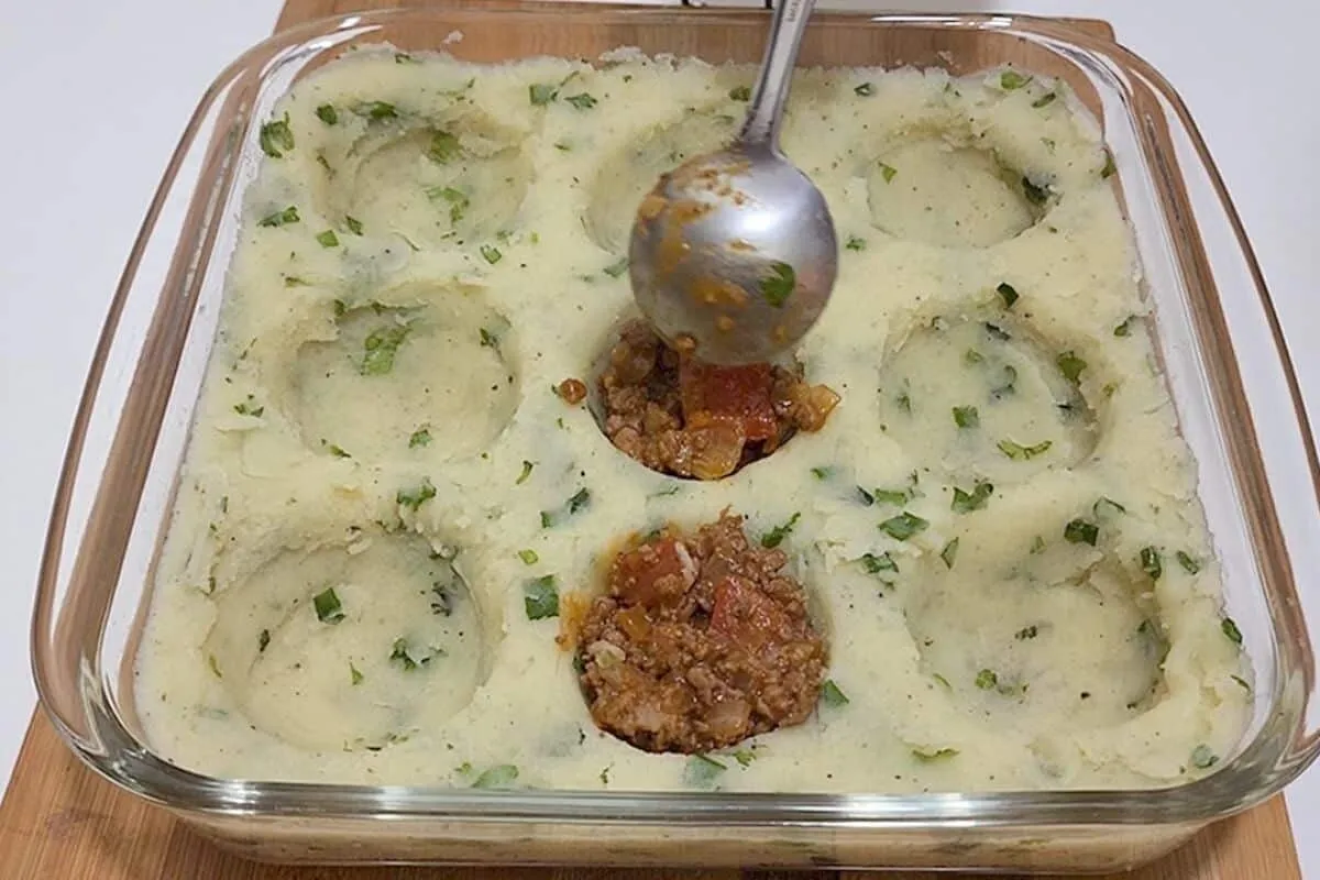 Purê de batata recheado com carne moída: todo mundo vai te perguntar como você fez para ficar tão gostoso