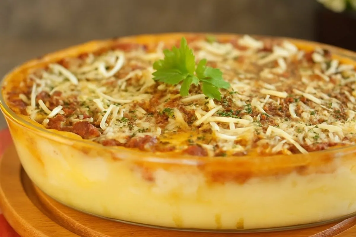 Purê de batatas recheado cremoso com ingredientes bem simples mas fica maravilhoso