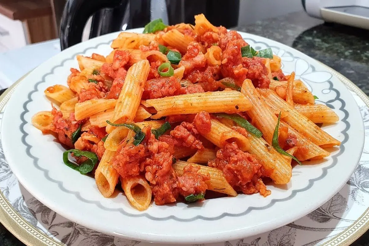 Ragu de linguiça toscana cheio de sabor para incrementar o almoço ou jantar da sua família