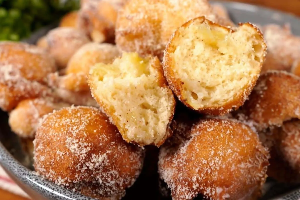 Receita da minha avó de bolinho de chuva com banana que é uma delícia