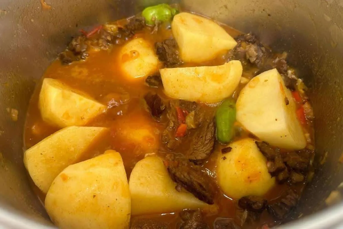 Receita da minha mãe de carne com batata que fica simplesmente uma maravilha