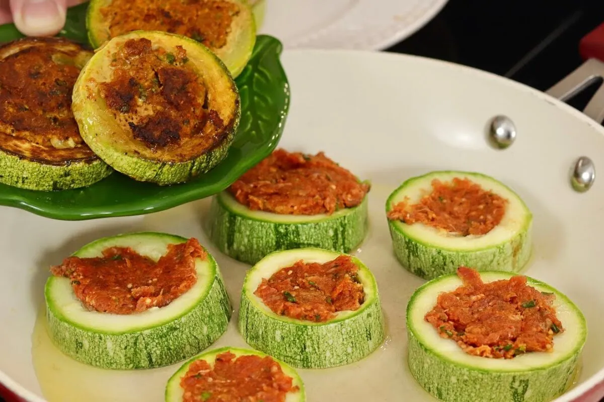 Receita de abobrinha deliciosa e fácil de fazer: parece entradinha de restaurante chique