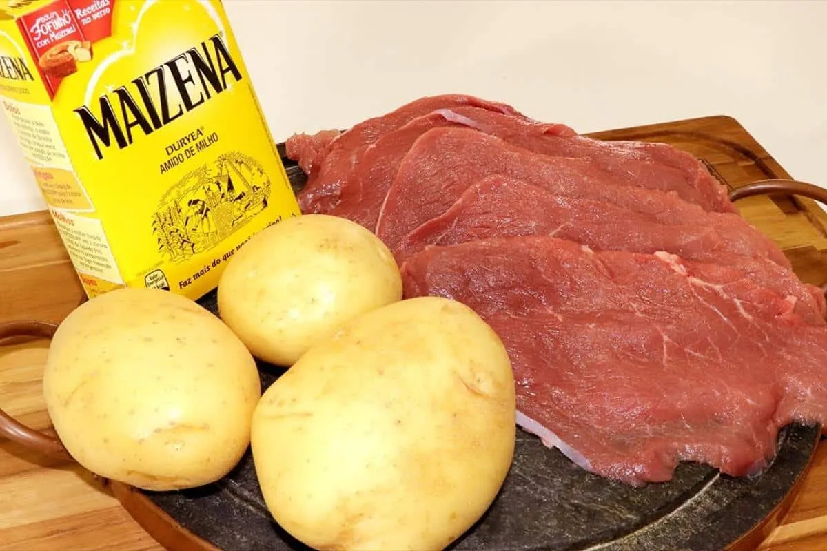 Receita de carne com batata que fica uma delícia para seu almoço