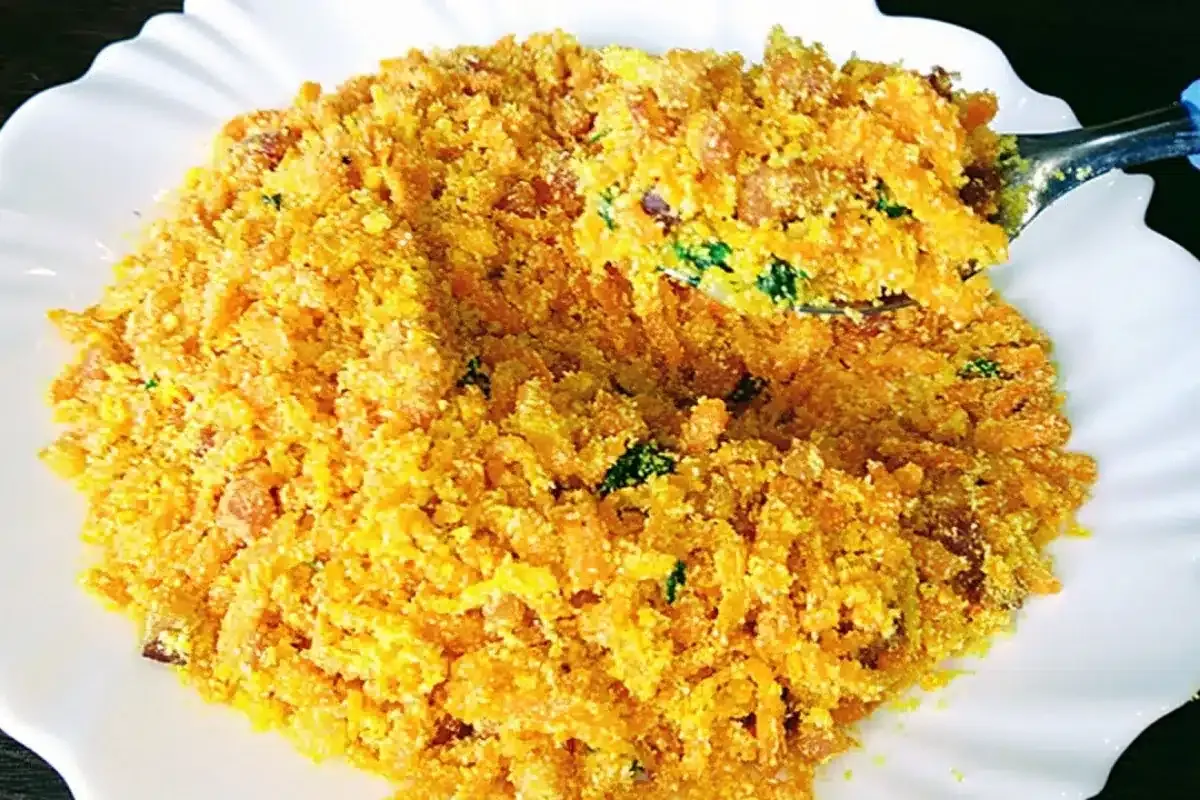 Receita de farofa de cenoura com bacon crocante e bem temperada para acompanhar suas refeições