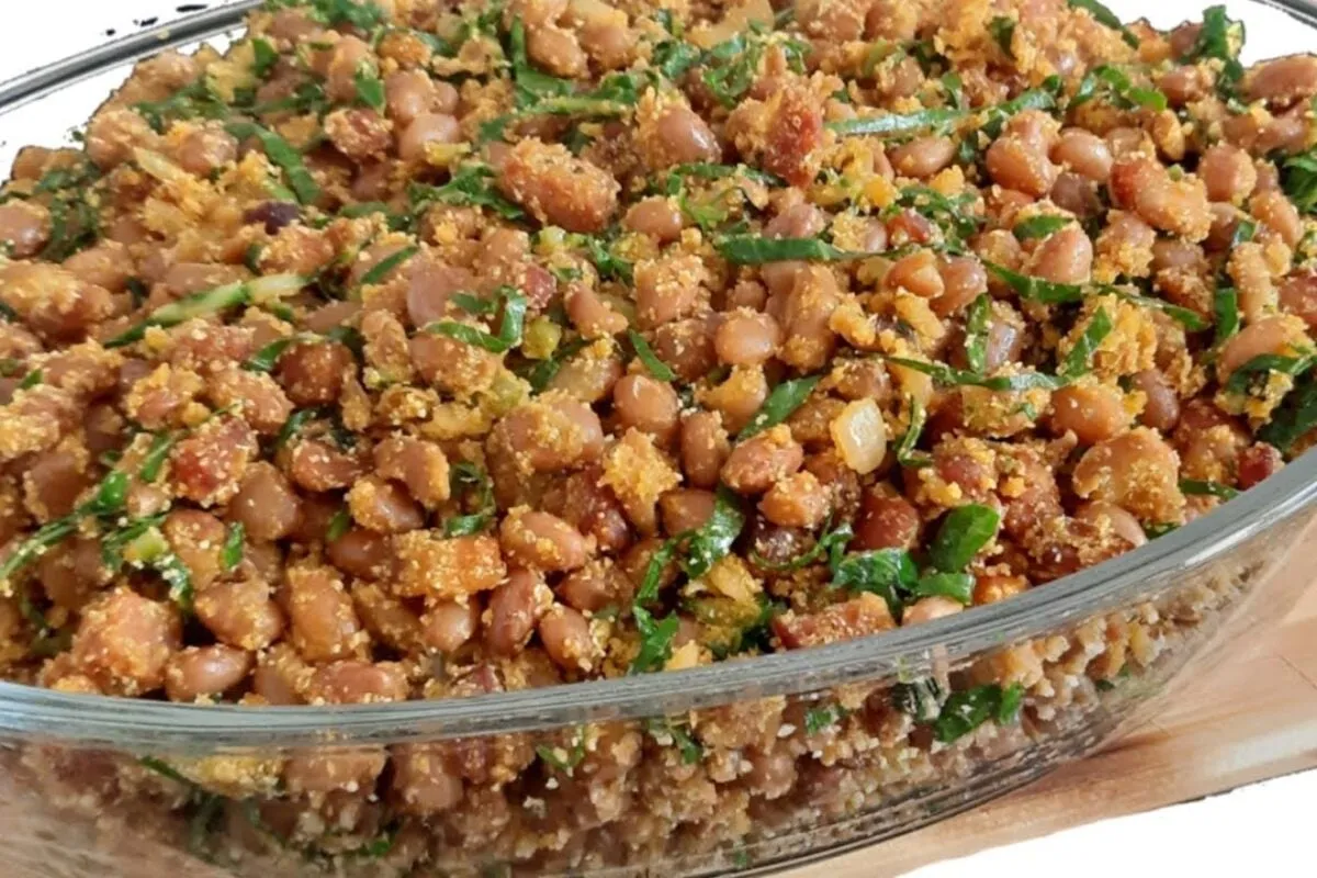 Receita de feijão tropeiro mineiro e completo igual de restaurante