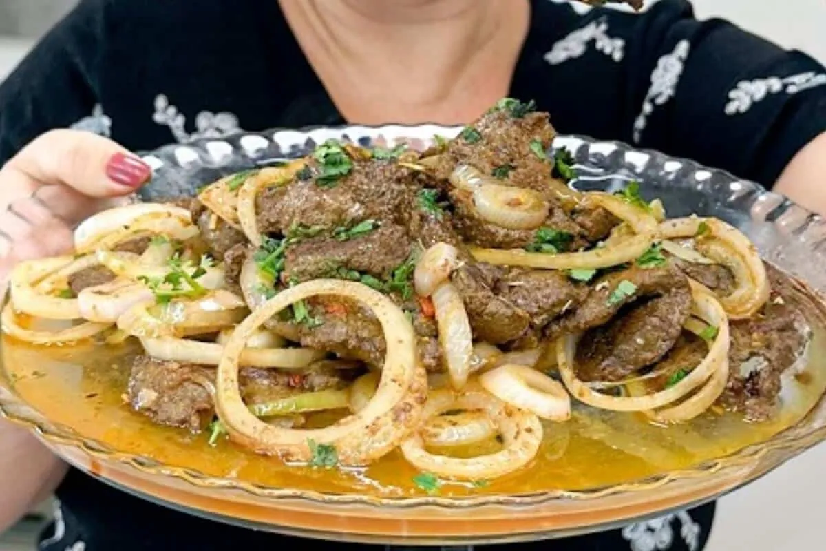 Receita de fígado acebolado: esse é o jeito mais saboroso que já comi