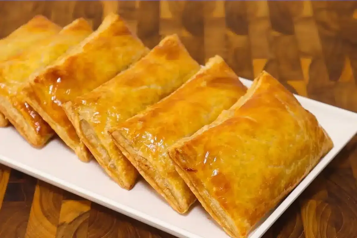 Receita de folhado de frango com catupiry: salgadeira profissional entrega todos os segredos dessa massa
