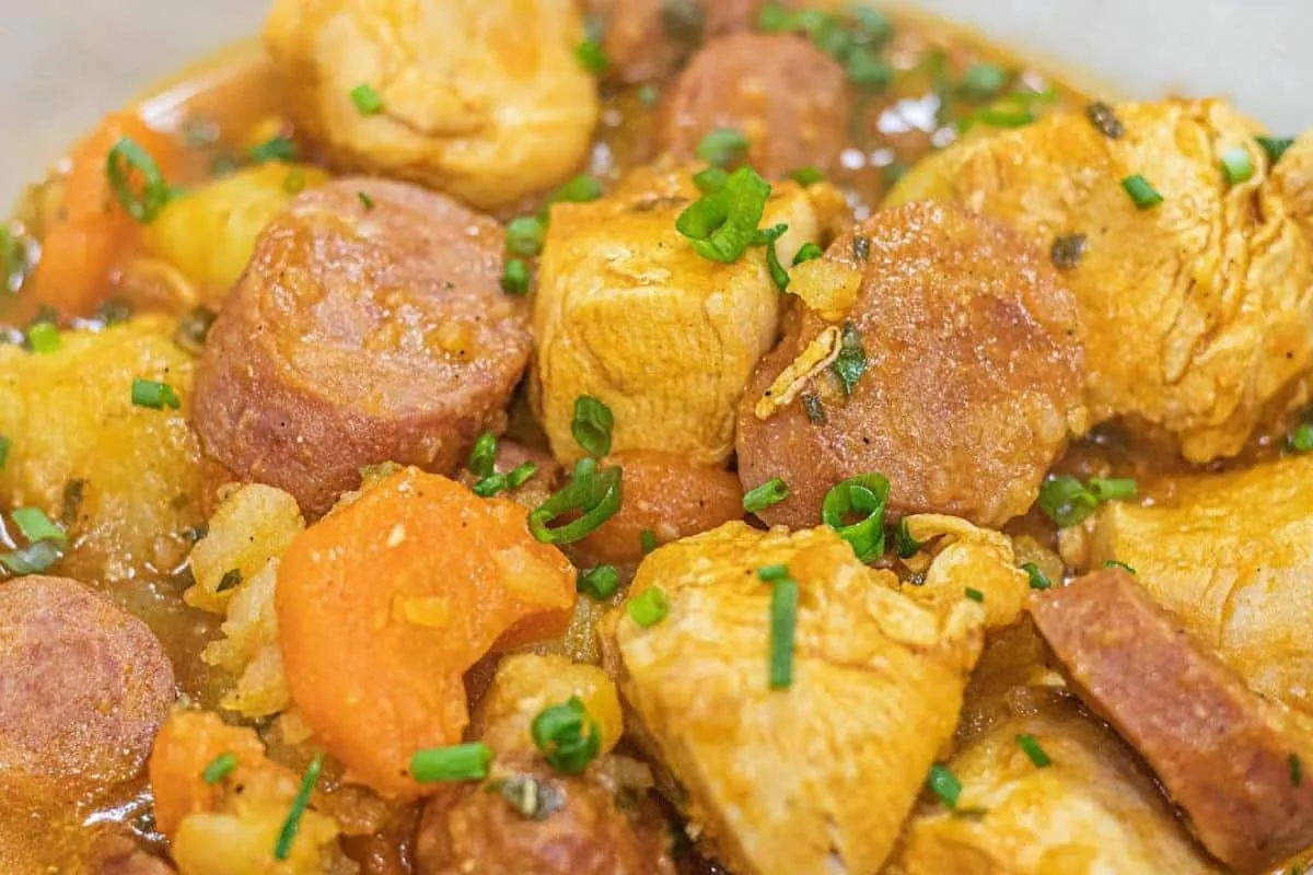 Receita de frango ao molho da roça muito saboroso e suculento