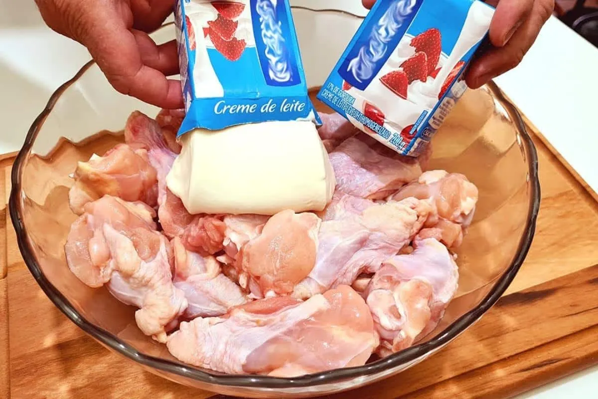 Receita de frango com creme de cebola que fica divina e todo mundo adora aqui em casa