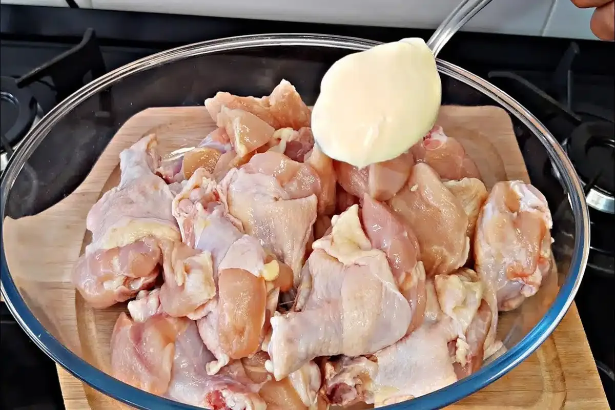 Receita de frango com maionese: é assim que os restaurantes fazem para ficar gostoso e suculento